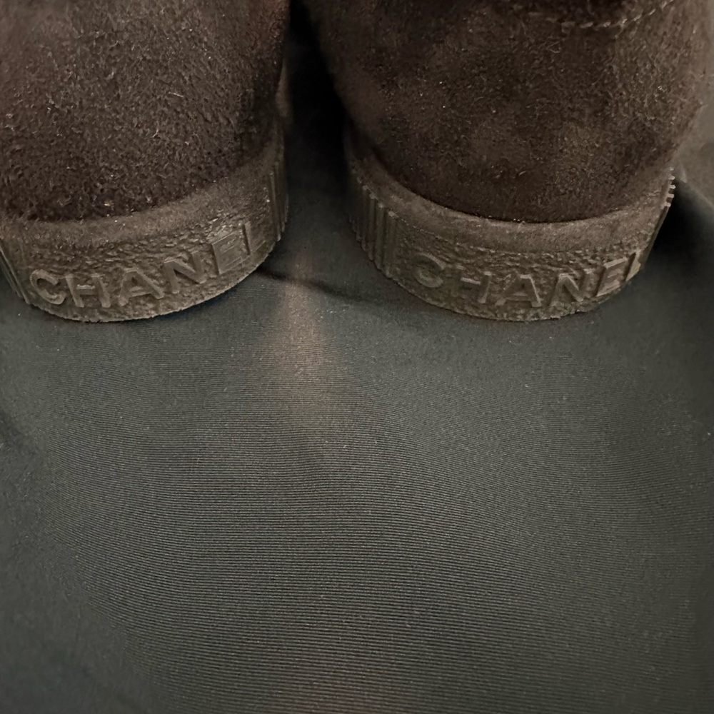 CHANEL SHEARLING SUEDE ANKLE BOOTS - Picture 6 of 7